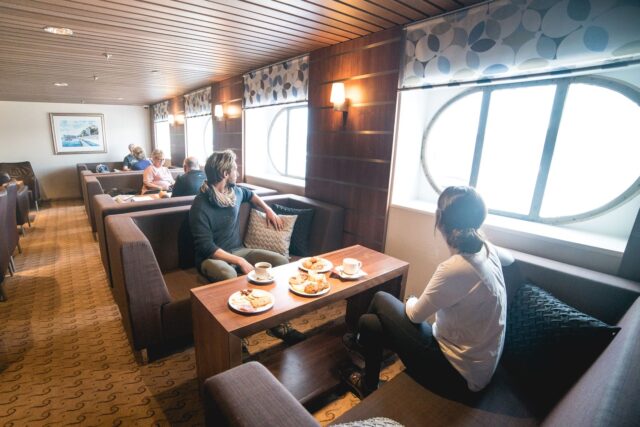 남북섬 횡단 페리이동 (Interislander or Bluebridge Ferry)